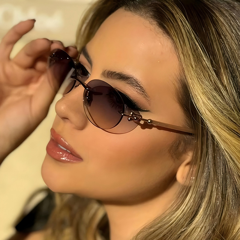 نظارات شمسية نسائية بيضاوية جد - مراجعة Luxury Zone وسعره