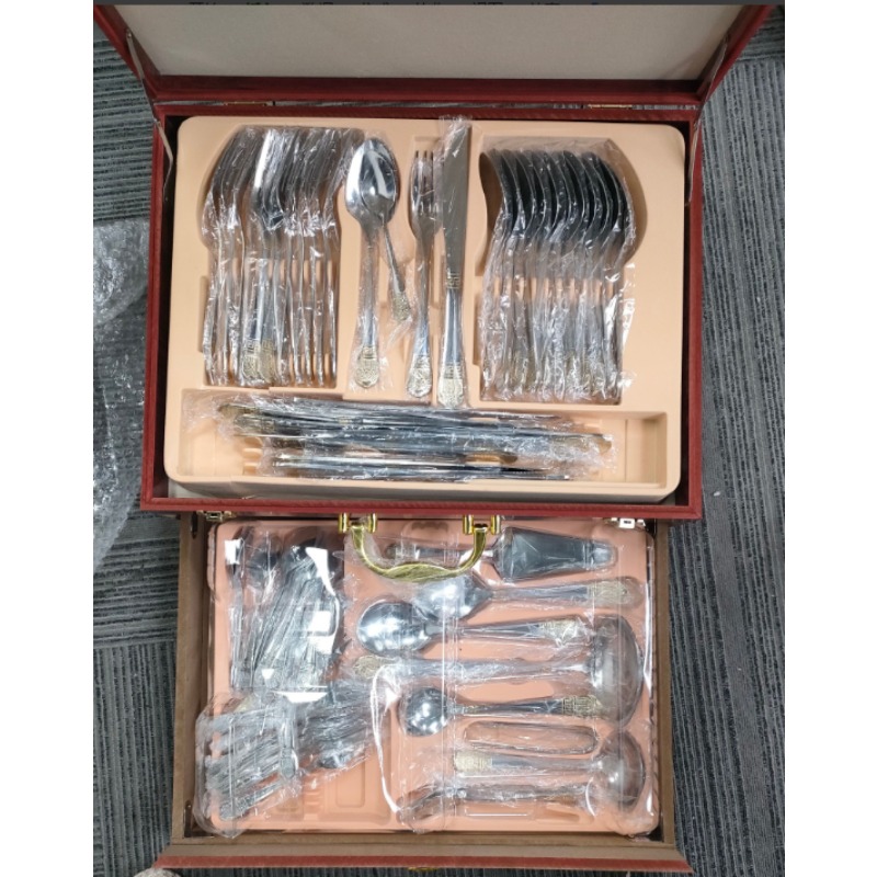 طقم أدوات مائدة من الفولاذ الم - مراجعة Gold Plated Cutlery وسعره
